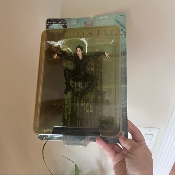 Matrix movie vintage toy Trinity figure by Warner Brothers item no. 28021 - Picture 3 of 10